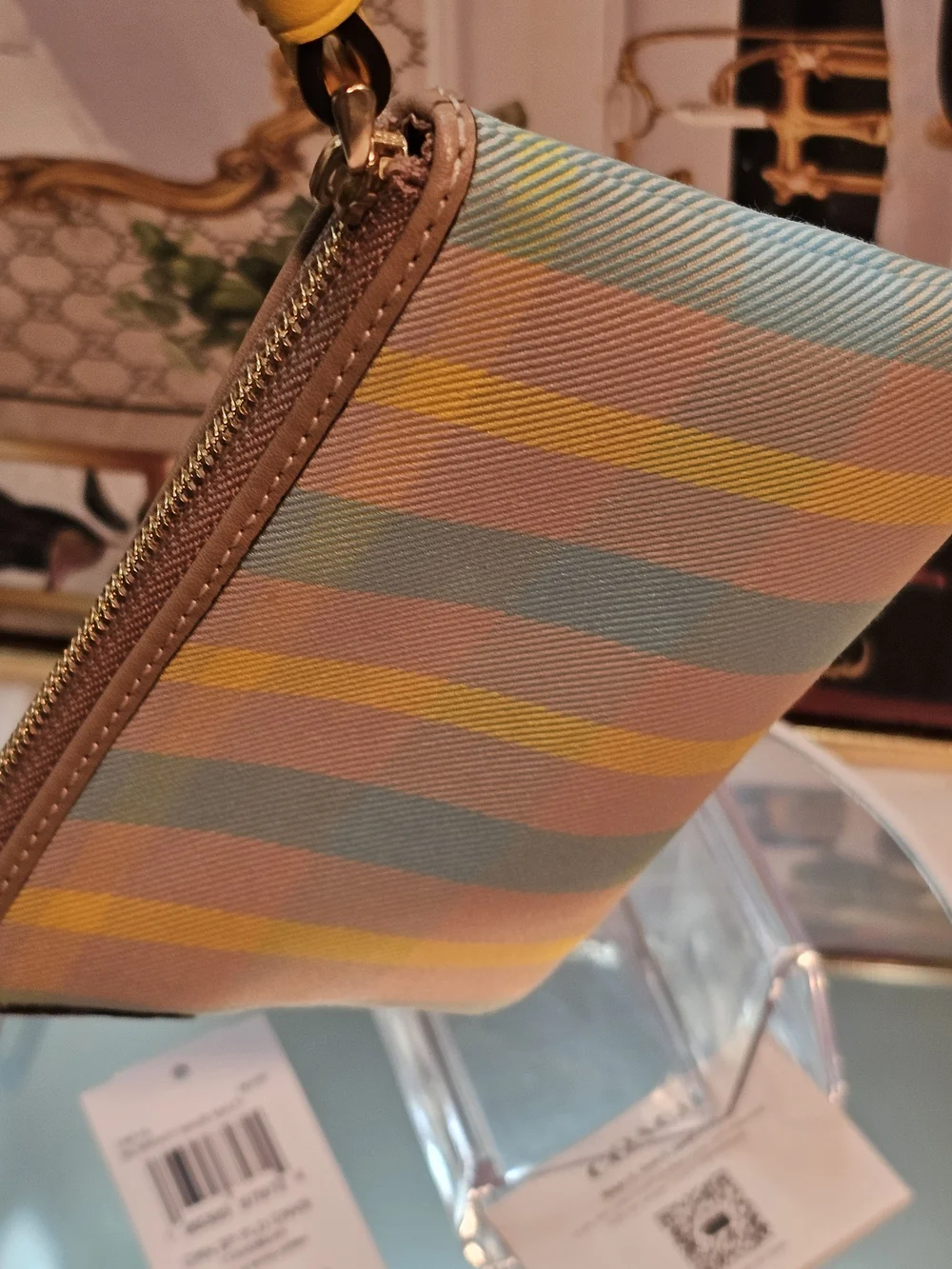 Coach corner zip
